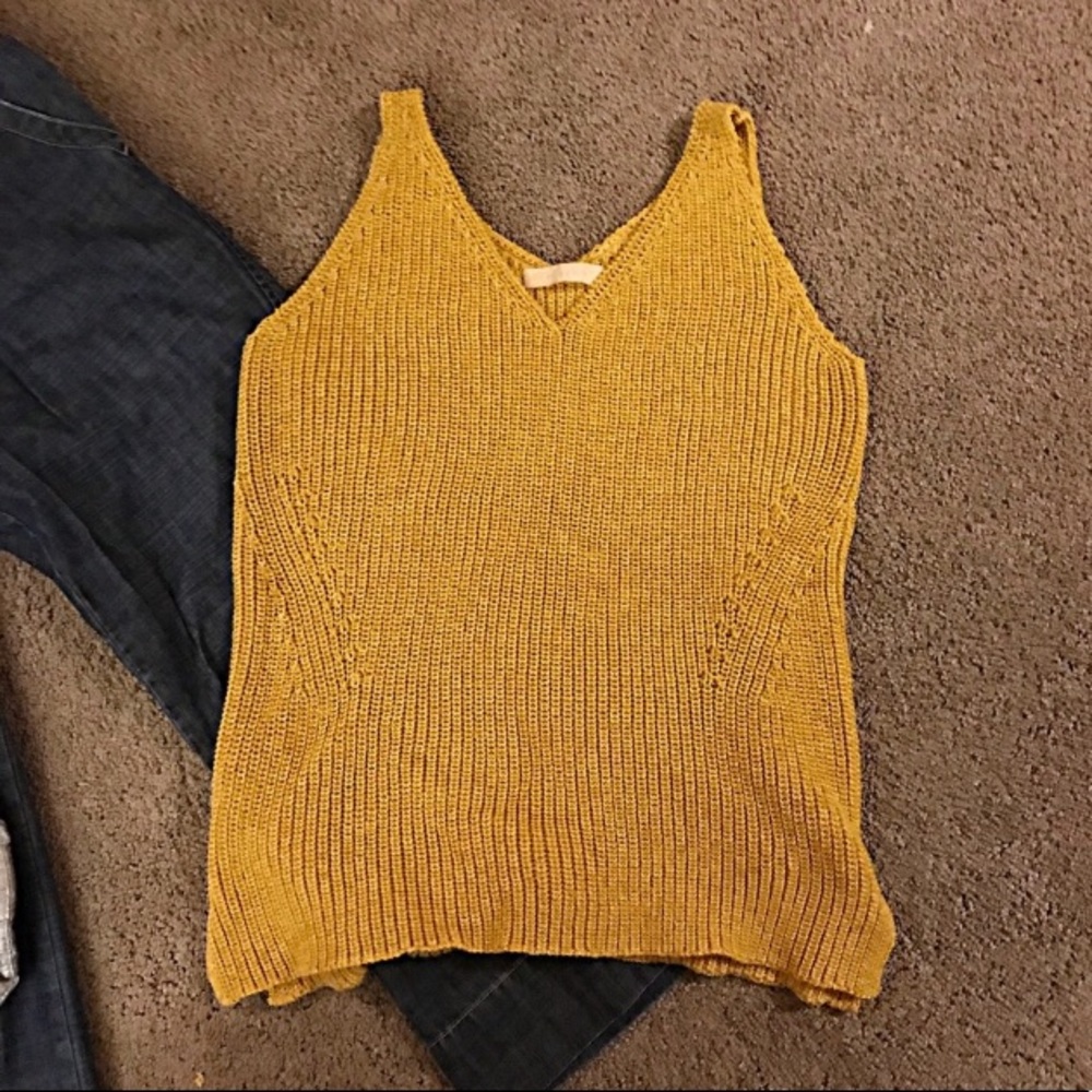 Yellow sweater tank 🌞